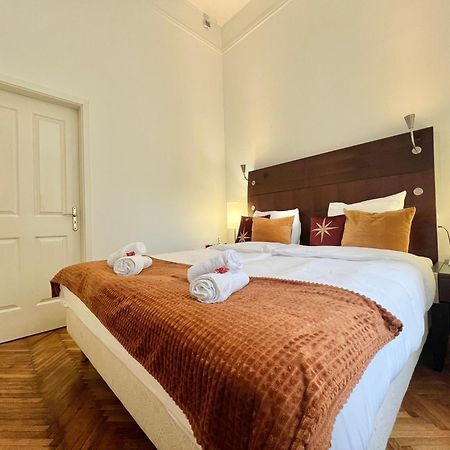 Elizabeth'S Treasure Deluxe Apartment Budapest Bagian luar foto